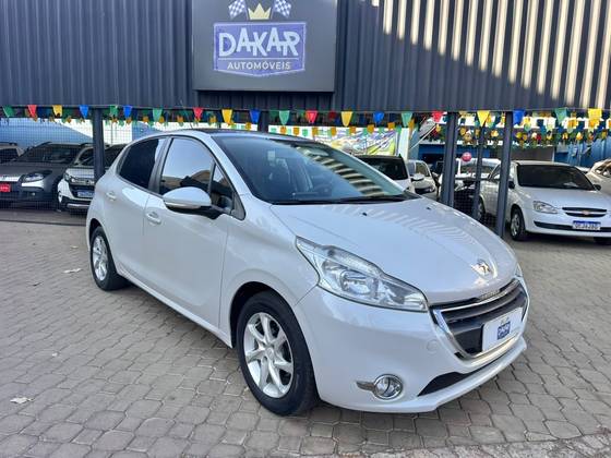 PEUGEOT 208 1.5 ALLURE 8V FLEX 4P MANUAL PEUGEOT 208 1.5 ALLURE 8V FLEX 4P MANUAL